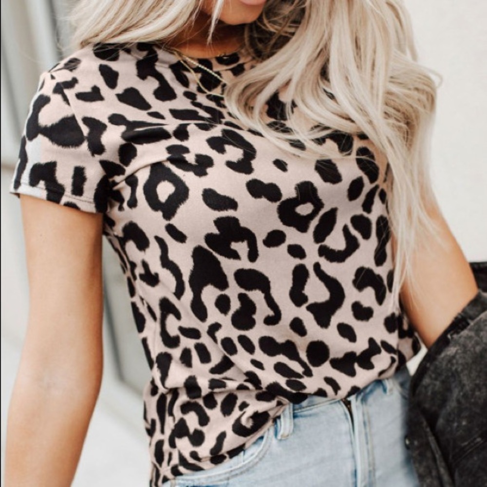 CUTE Leopard Print Top!